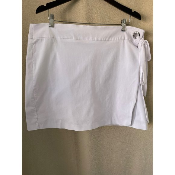 Zac & Rachel White Side Tie Wrap Around Skirt with Undershorts - 18W - Picture 1 of 12